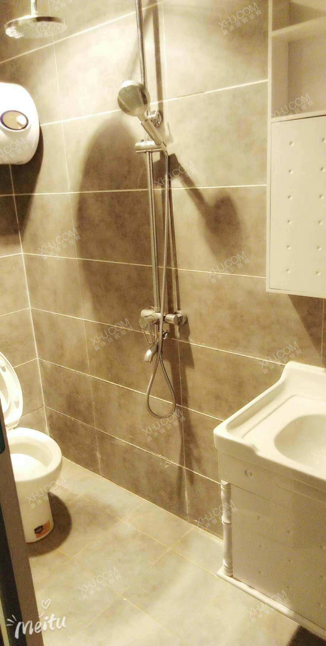 汇锦城C座  1室1厅1卫    2200.0元/月 汇锦城C座  1室1厅1卫    2200.0元/月室内图