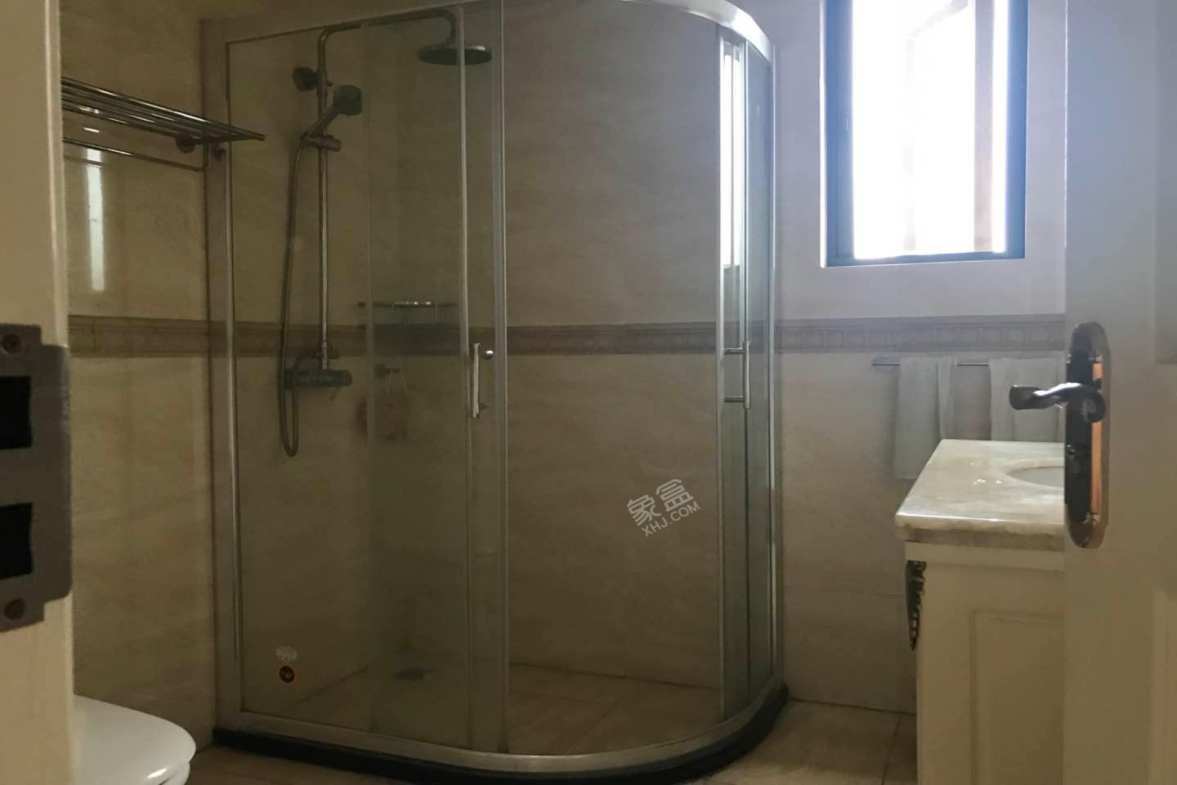 华润凤凰城一期  3室2厅2卫    6500.0元/月室内图