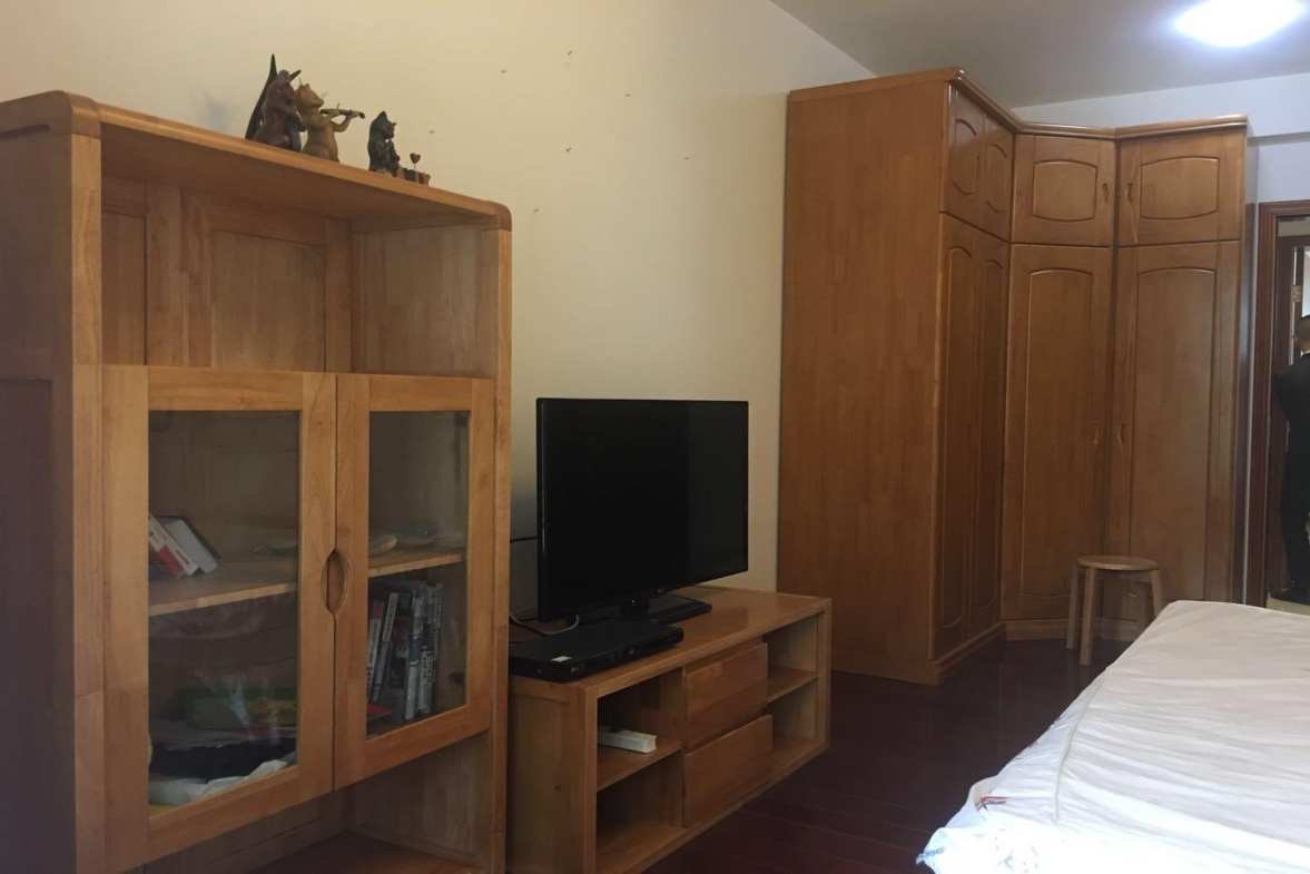 中海兰庭  4室1厅1卫    5500.0元/月 中海兰庭  4室1厅1卫    5500.0元/月室内图