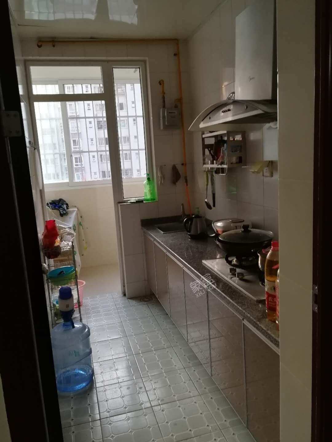 南湖锦苑 1室1厅1卫 1200.0元/月 南湖锦苑 1室1厅1卫 1200.0元/月室内图