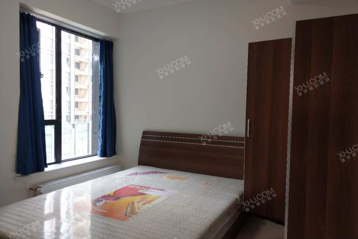 世龙广场  3室2厅1卫    5000.0元/月 世龙广场  3室2厅1卫    5000.0元/月室内图