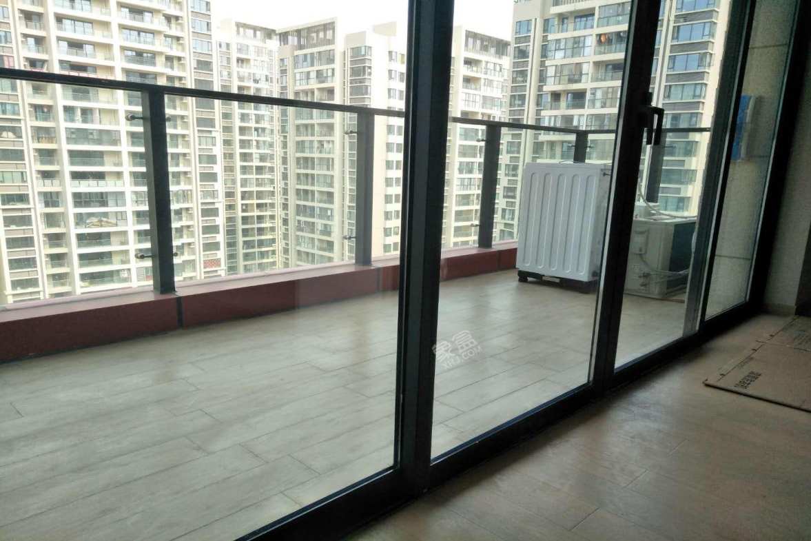 都城雅颂居二期  1室1厅1卫    3200.0元/月室内图