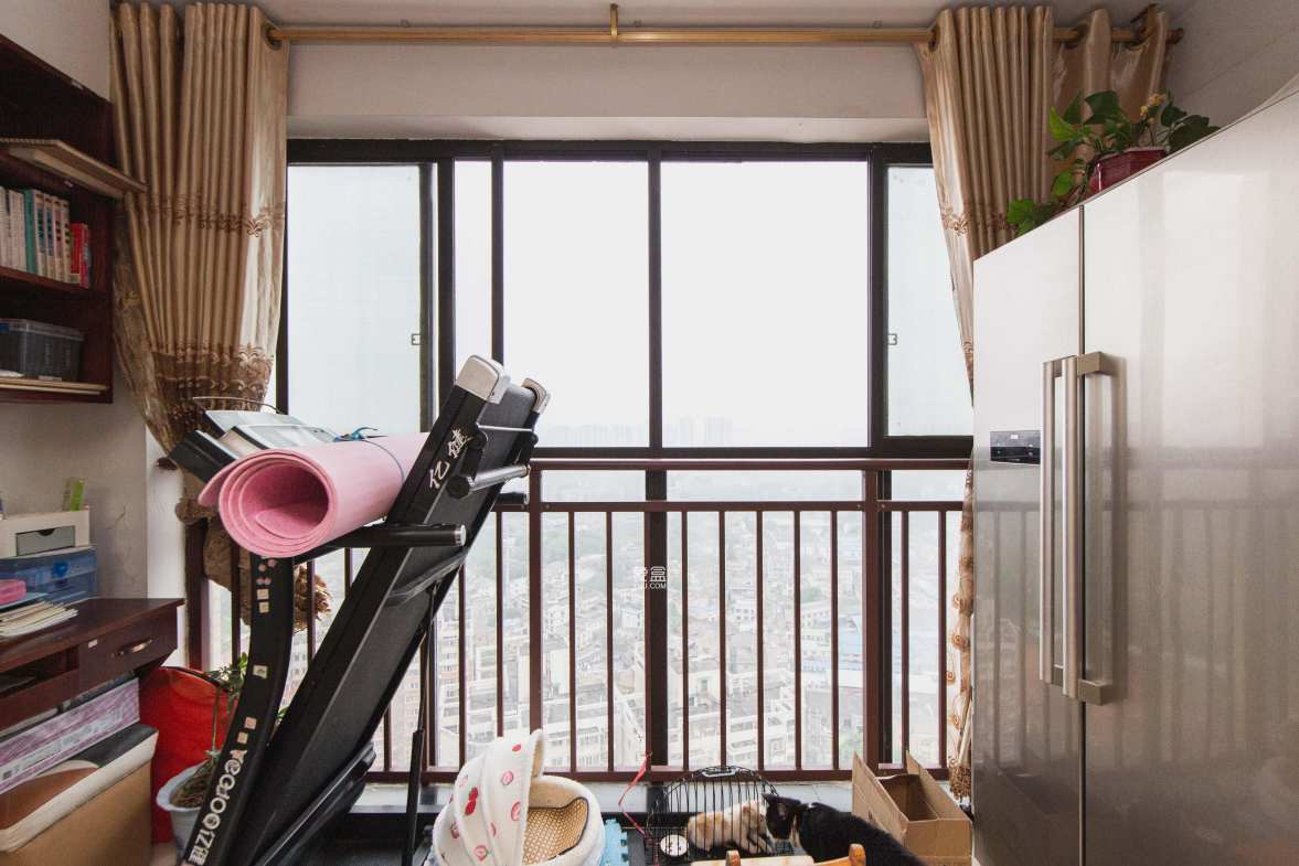 工贸大厦  2室2厅1卫   96.80万阳台