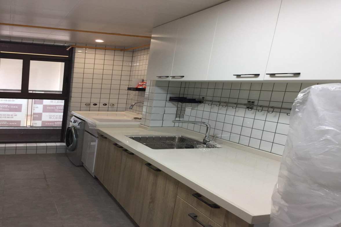 中洲锦城湖岸  3室2厅2卫    5900.0元/月 中洲锦城湖岸  3室2厅2卫    5900.0元/月室内图