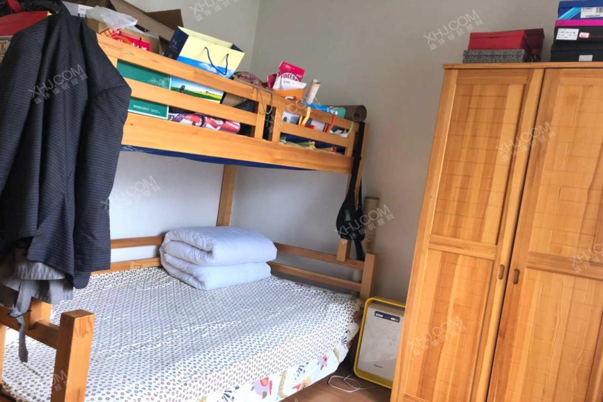 中大君悦金沙一期  3室2厅2卫    381.0万客厅