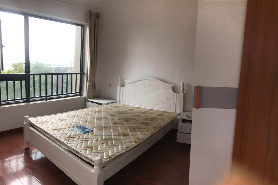 凯德世纪名邸  3室1厅1卫    3500.0元/月 凯德世纪名邸  3室1厅1卫    3500.0元/月室内图