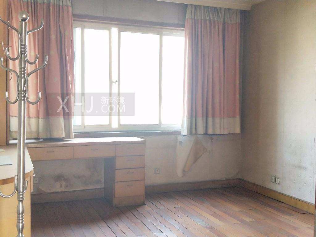 金都花园  4室2厅2卫    233.0万客厅