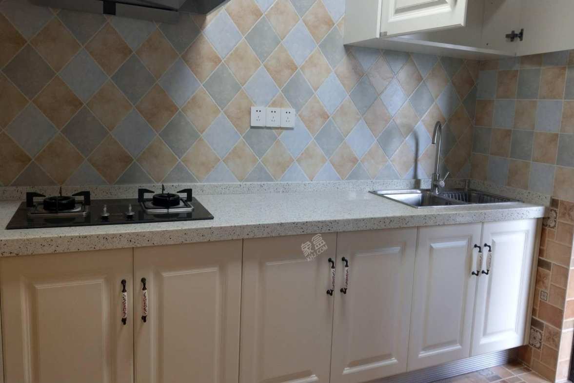 复地雍湖湾  3室1厅1卫    7500.0元/月 复地雍湖湾  3室1厅1卫    7500.0元/月室内图