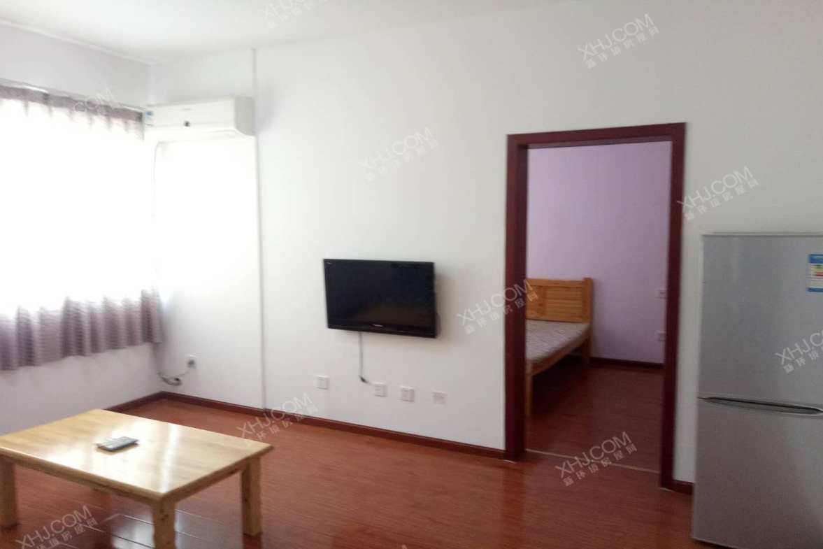 新怡花园  1室1厅1卫    1500.0元/月室内图