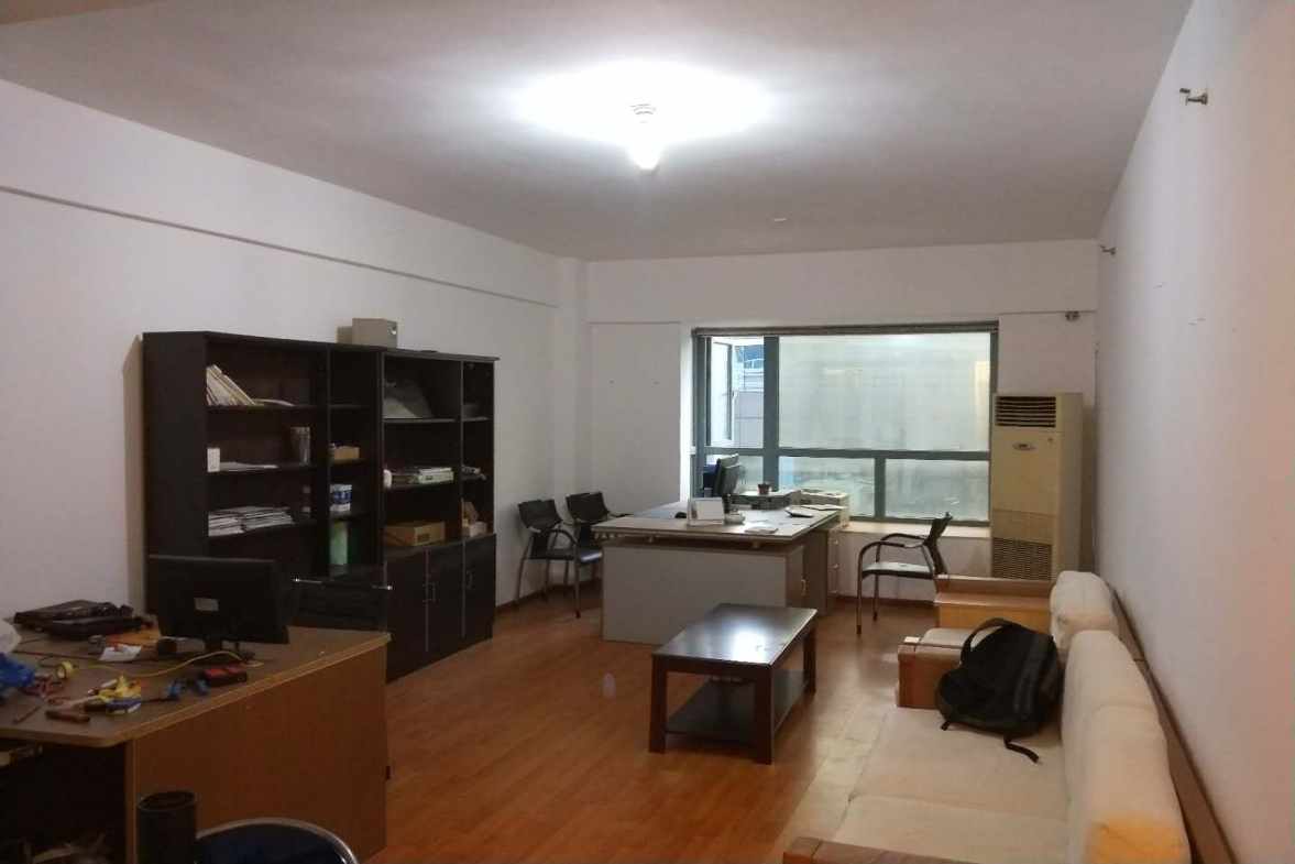 大地新光华  1室0厅1卫    1600.0元/月室内图