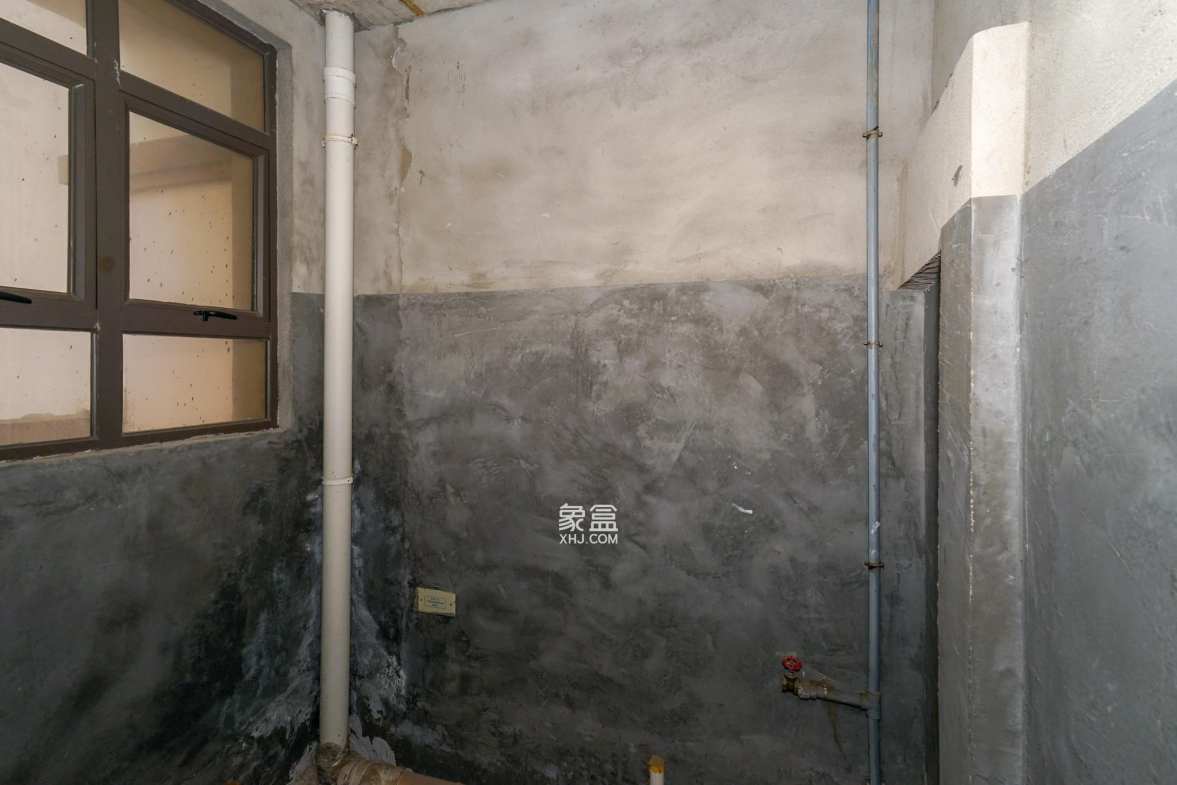 佳兆业水岸新都  4室2厅2卫   179.50万卫生间
