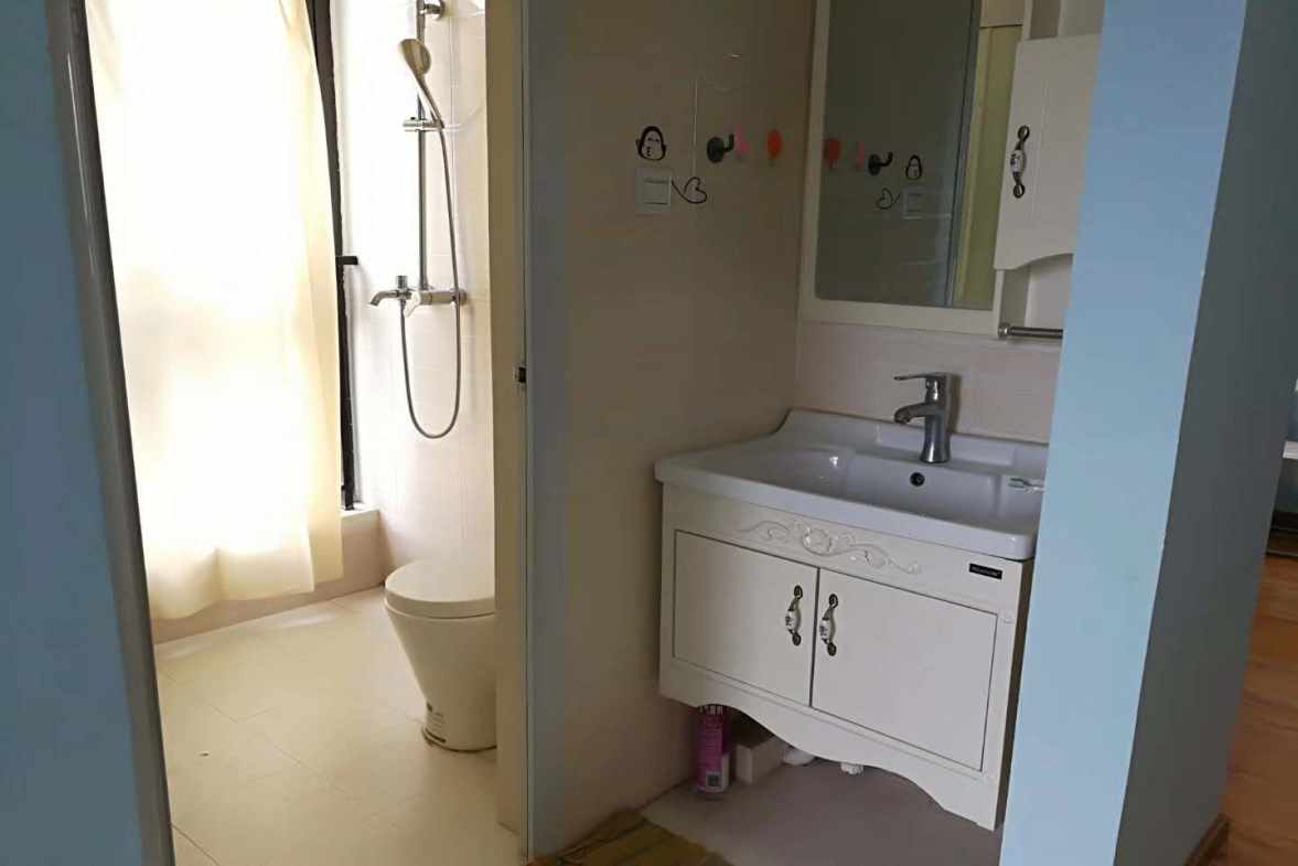 无国界  1室1厅1卫   2600.00元/月室内图