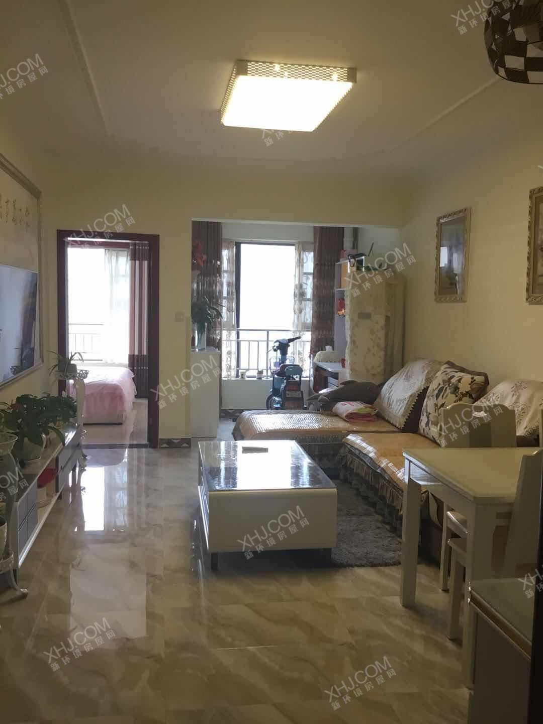 万锦城  2室2厅1卫    120.0万客厅