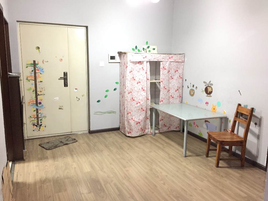 橙花风景  2室2厅1卫    2200.0元/月室内图