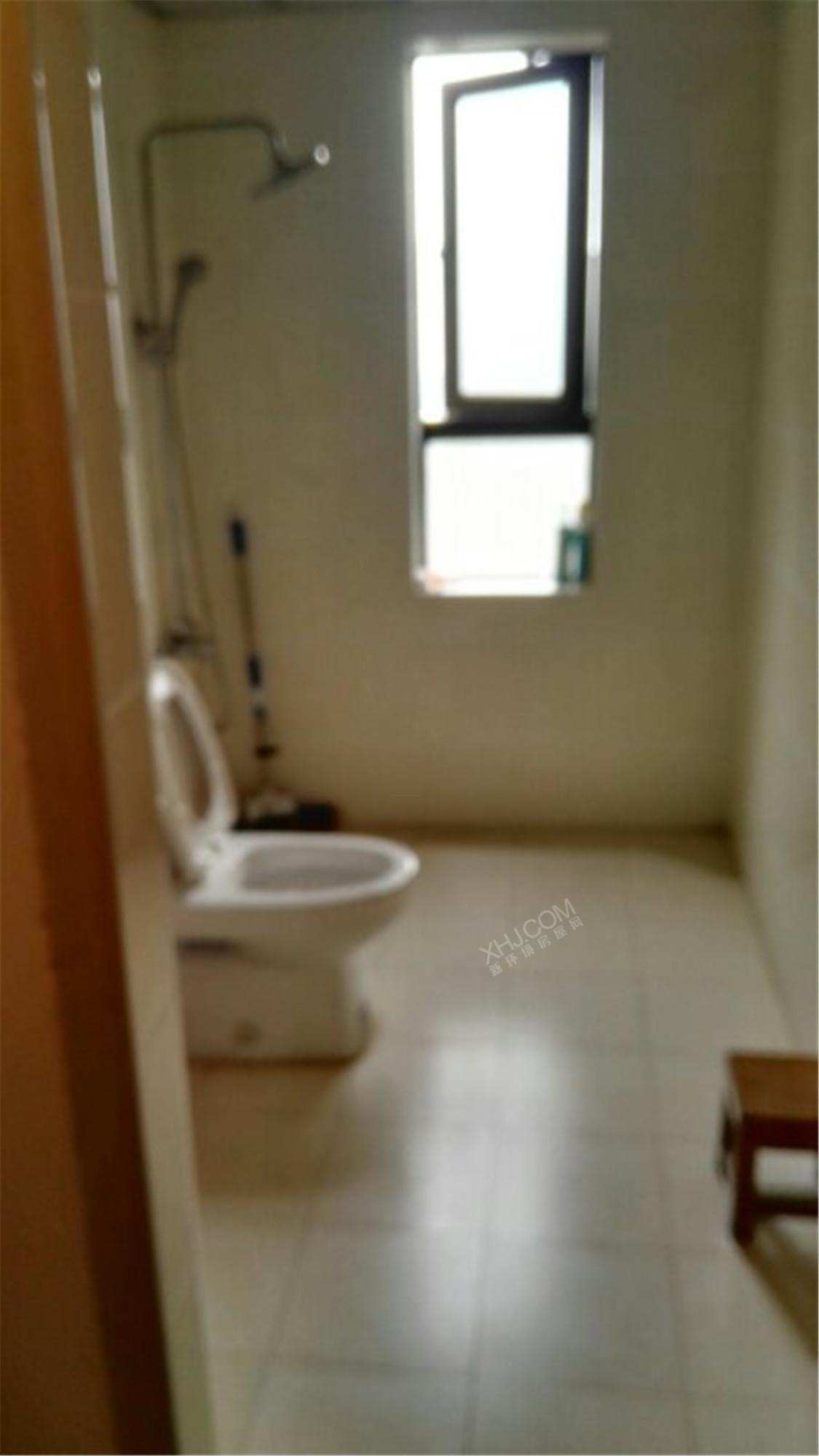 保利金香槟  2室2厅1卫    2800.0元/月室内图