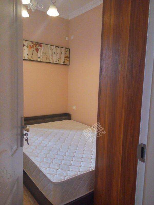 世龙广场  2室2厅1卫    3200.0元/月 世龙广场  2室2厅1卫    3200.0元/月室内图