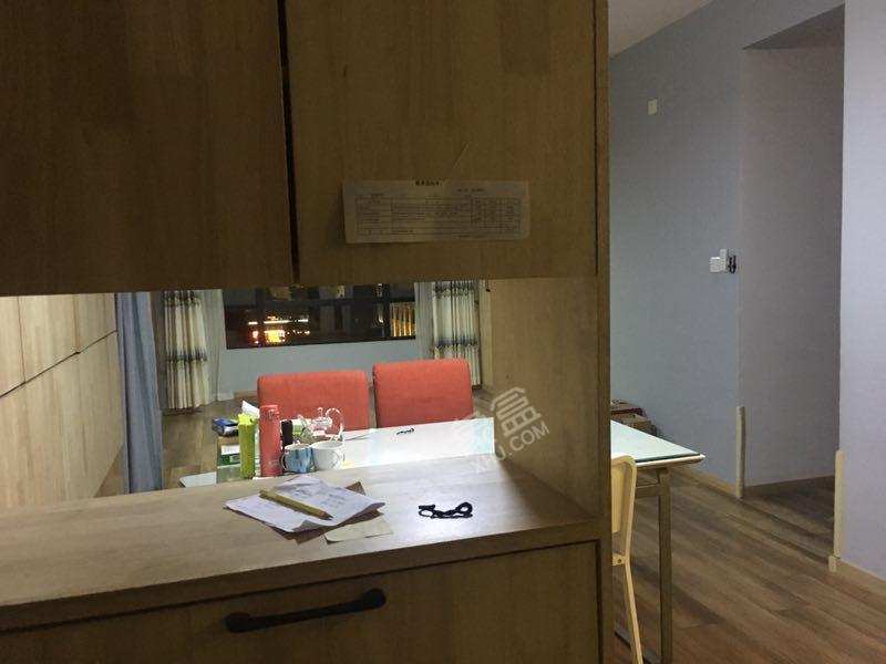 新城国际  2室2厅1卫    3600.0元/月室内图