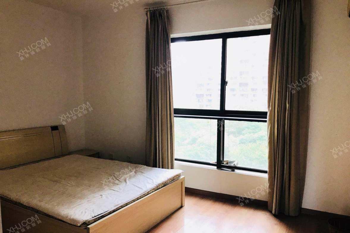 保利心语花园二期  3室2厅2卫    318.0万客厅