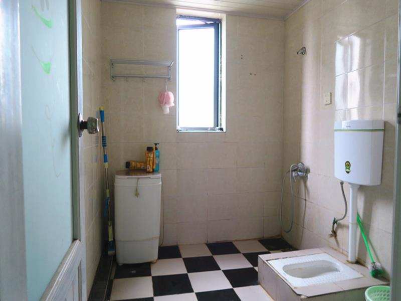 绿地之窗  2室2厅1卫    3300.0元/月室内图