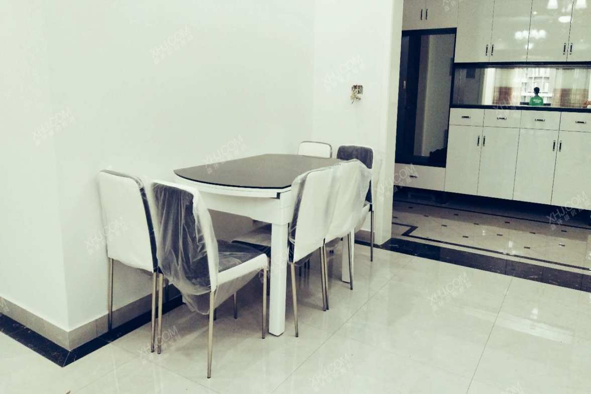 仁和春天国际花园  4室1厅1卫    12000.0元/月室内图