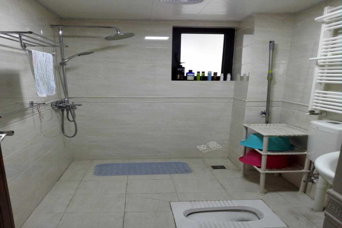 华润凤凰城三期  3室1厅2卫    5800.0元/月 华润凤凰城三期  3室1厅2卫    5800.0元/月室内图