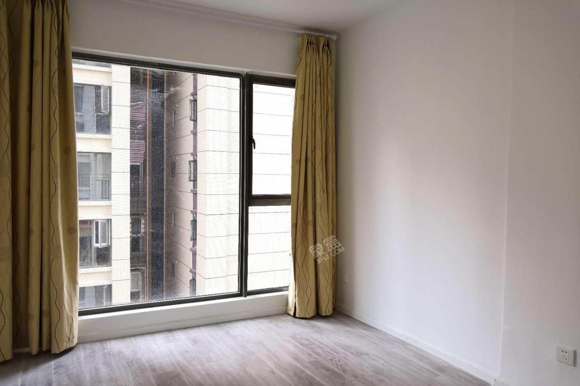 中洲锦城湖岸  3室1厅2卫    4900.0元/月 中洲锦城湖岸  3室1厅2卫    4900.0元/月室内图