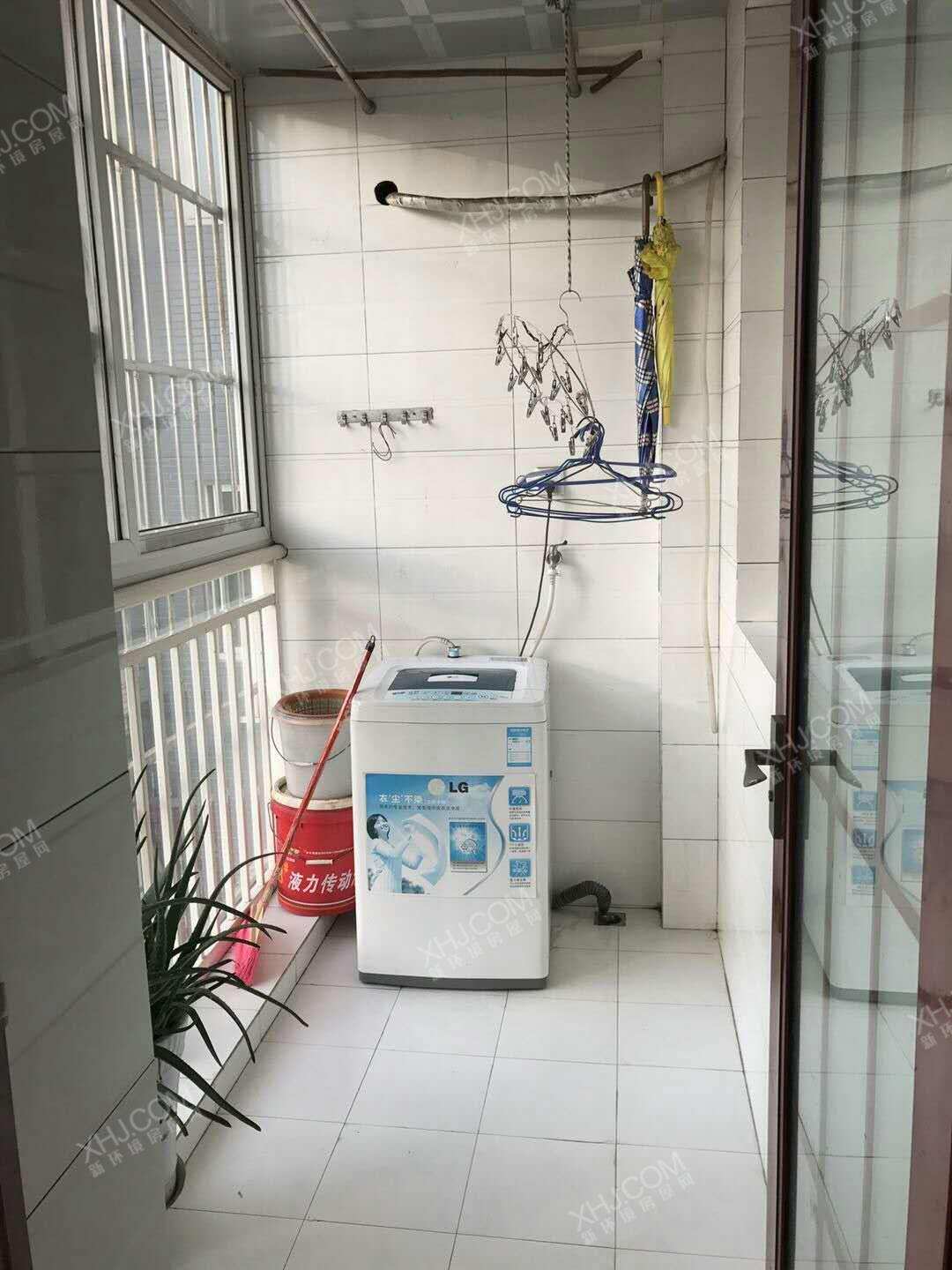 河池新居  3室1厅2卫    2200.0元/月室内图