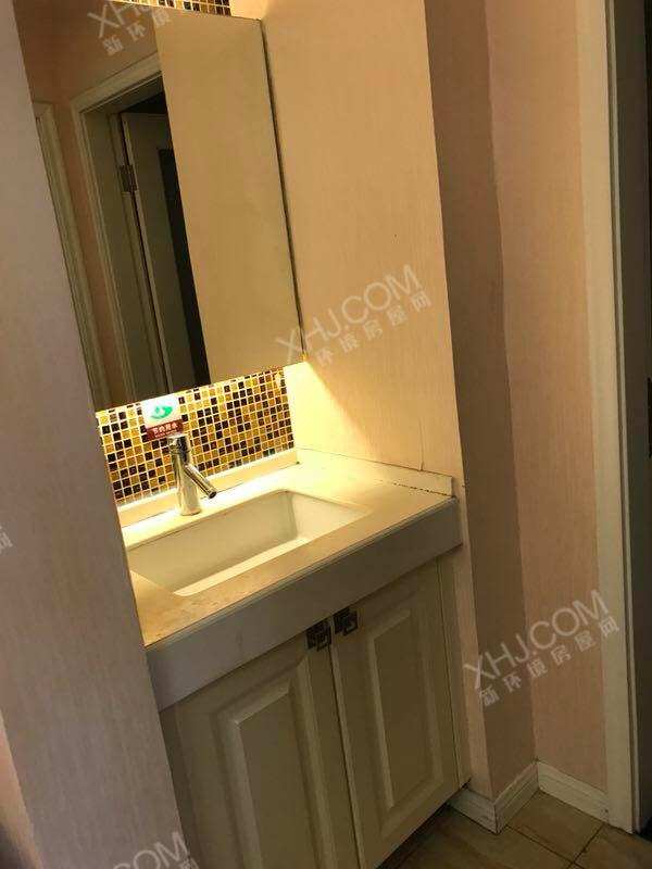 复城国际T5  1室1厅1卫    2900.0元/月室内图