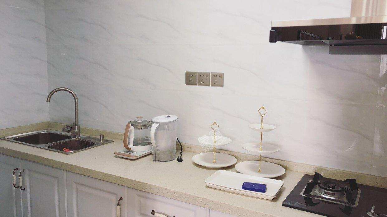 龙湖世纪峰景  2室1厅1卫    5300.0元/月室内图