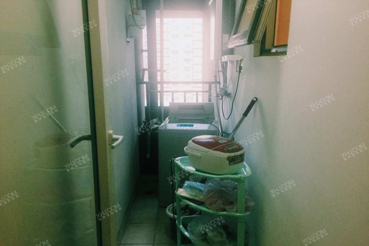 蓝光sofa社区  2室1厅1卫    2400.0元/月室内图