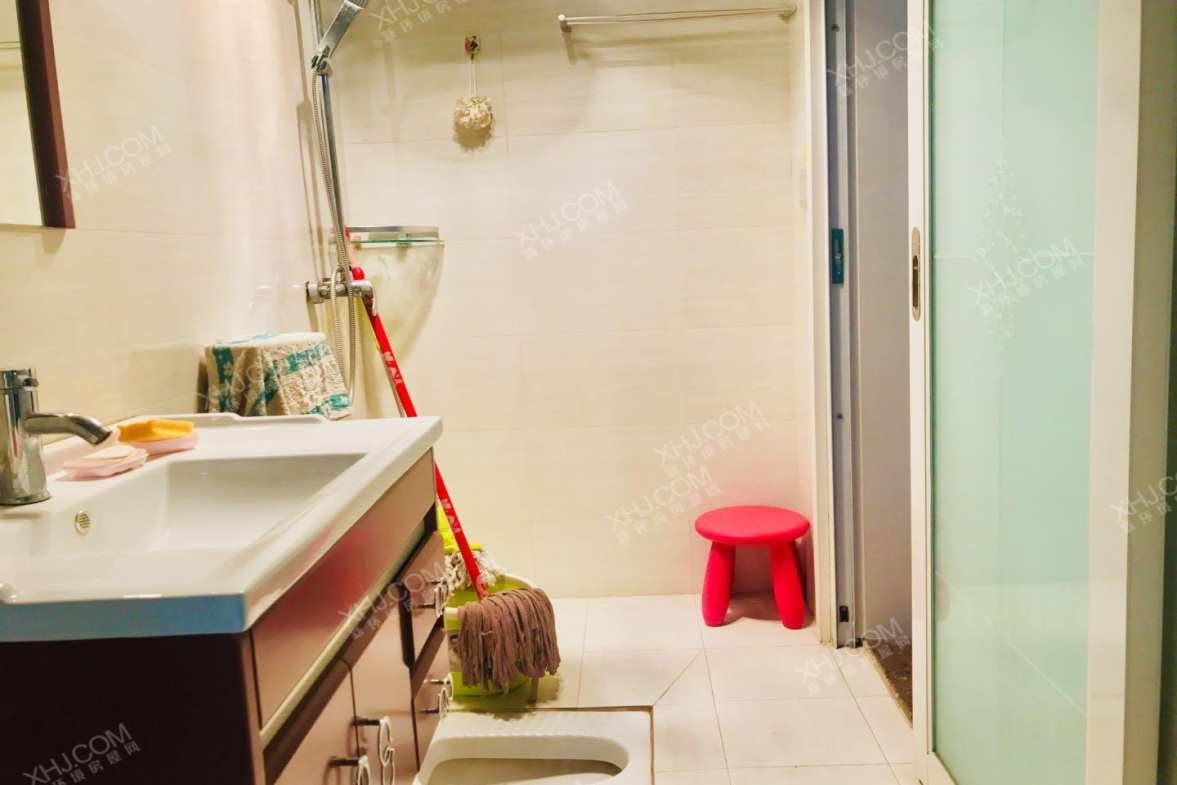 华润凤凰城二期  1室2厅1卫    3000.0元/月 华润凤凰城二期  1室2厅1卫    3000.0元/月室内图