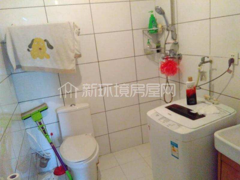 置信玉园清水湾  1室0厅1卫    33.0万客厅