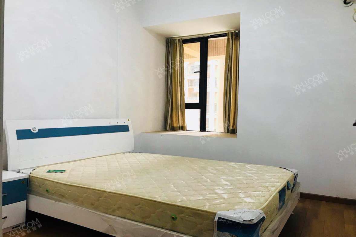 保利心语花园二期  3室2厅2卫    318.0万客厅