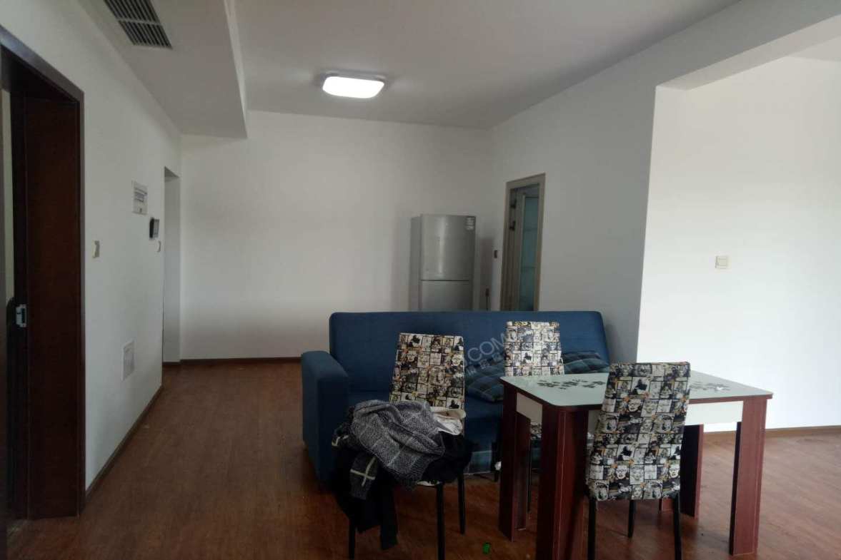 润莱金座  3室2厅1卫    4000.0元/月 润莱金座  3室2厅1卫    4000.0元/月室内图