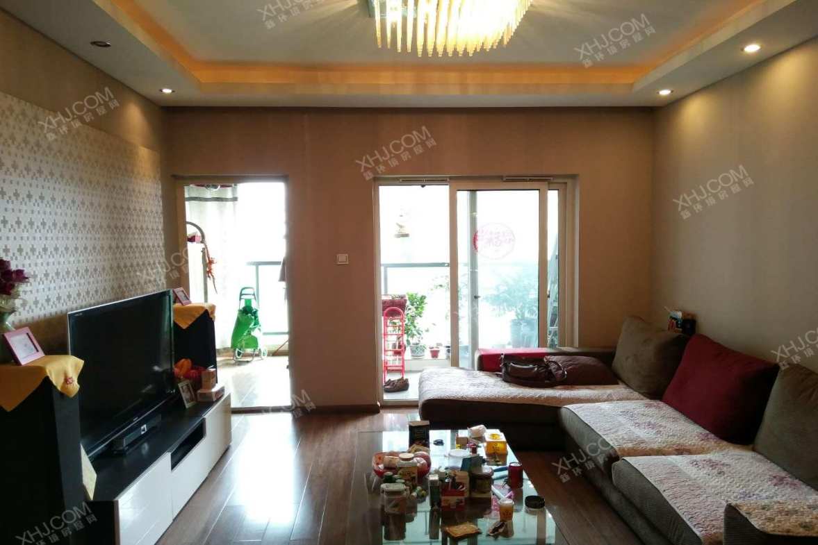 置信玉园清水湾  3室2厅1卫    150.0万客厅