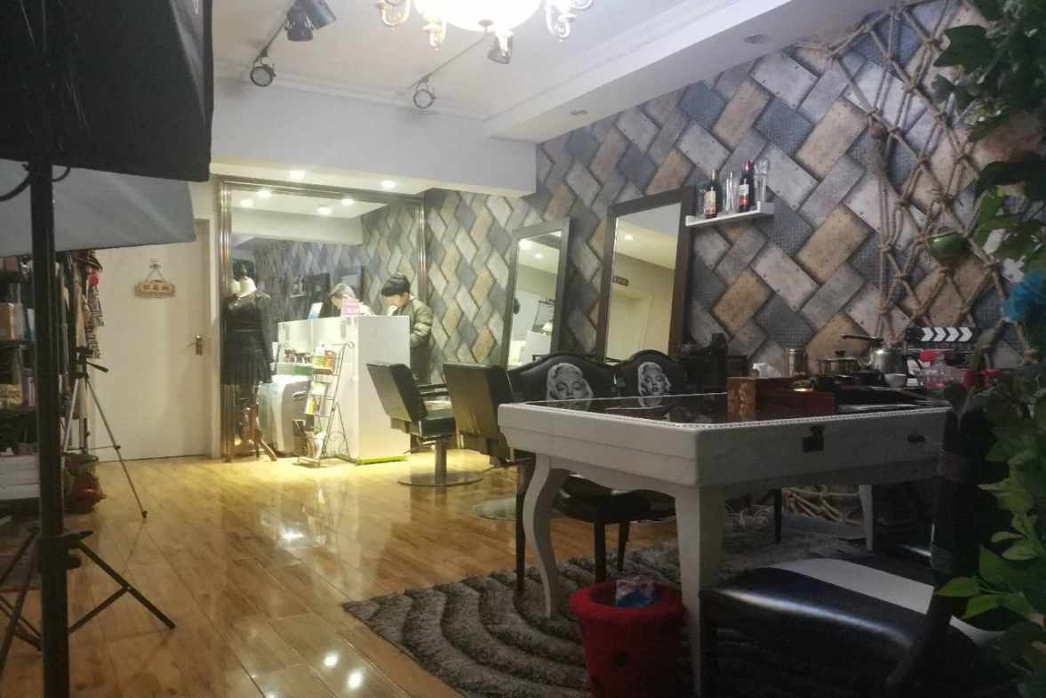 优品道  3室2厅1卫    3500.0元/月 优品道  3室2厅1卫    3500.0元/月室内图