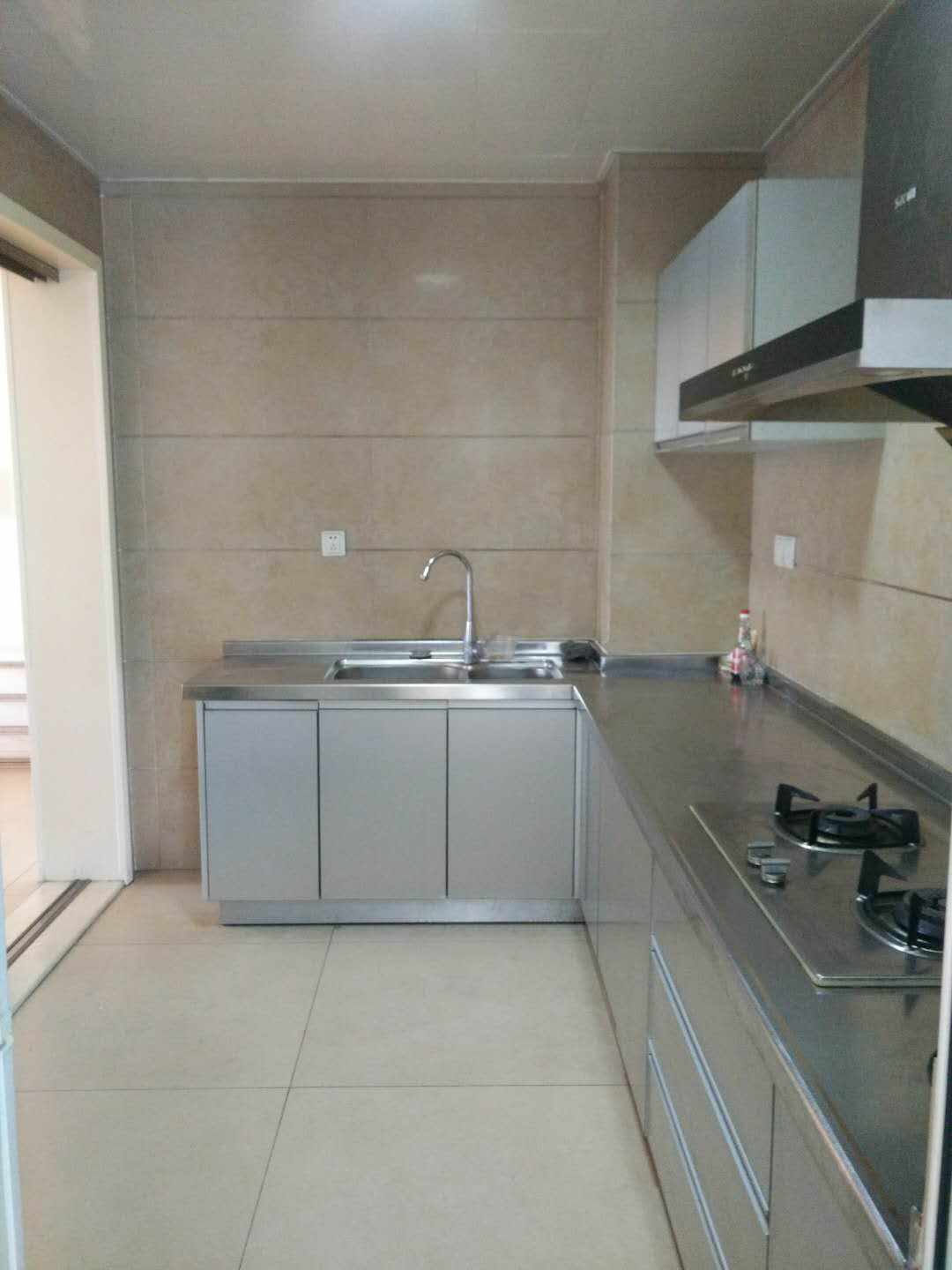 金地嘉年华B区  3室2厅2卫    3500.0元/月室内图