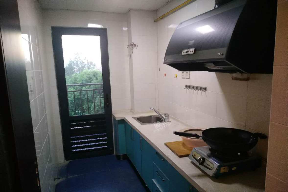 美丽朋城  1室1厅1卫    1600.0元/月室内图