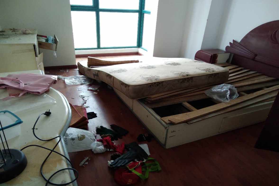 成南领寓  3室2厅1卫    2200.0元/月室内图