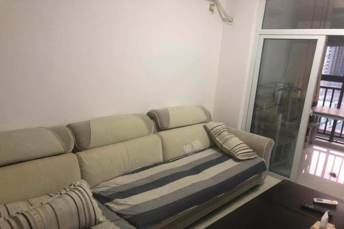 南湖春天  1室1厅1卫    1300.0元/月室内图