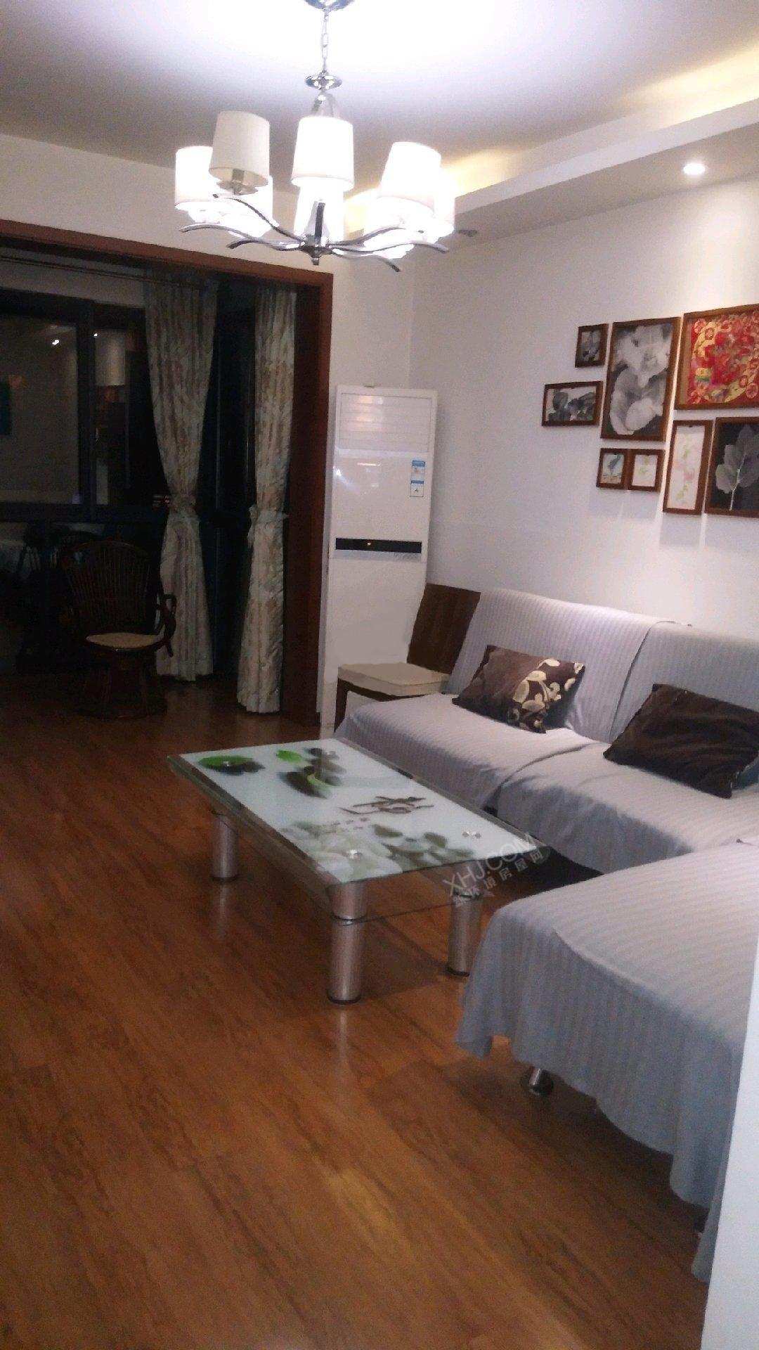 金阳易诚国际  2室1厅1卫    2500.0元/月室内图1