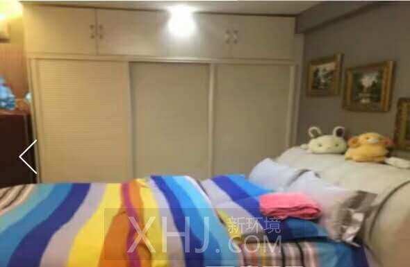 左右小区  1室0厅1卫   33.00万客厅