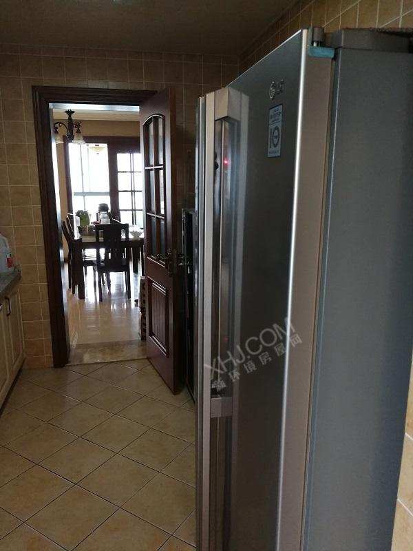 上城成都花园  3室2厅2卫    5800.0元/月室内图